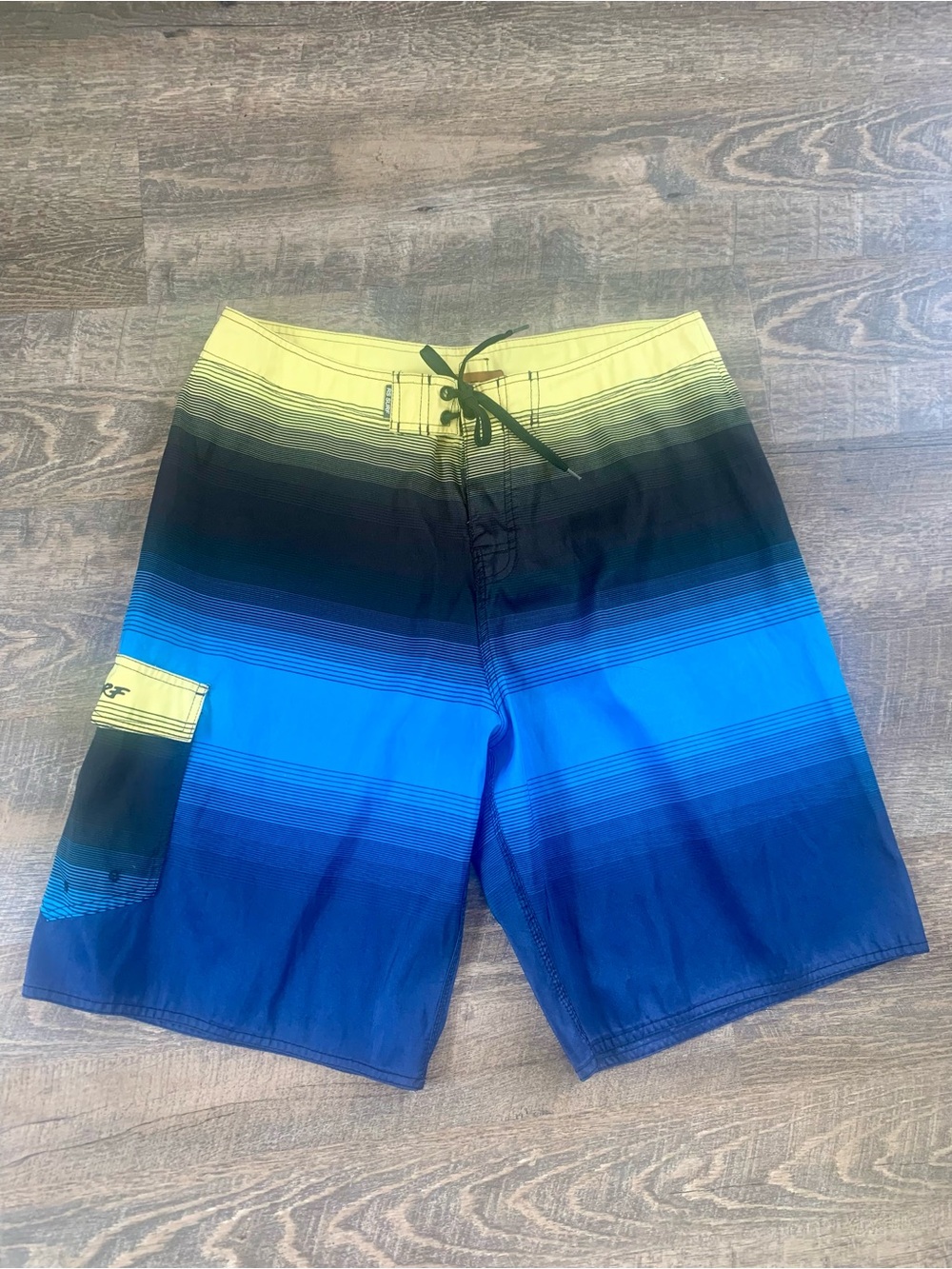 RS Surf Men’s Gradient Blue & Yellow Board Shorts